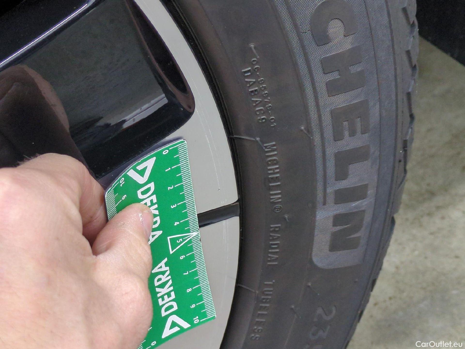  Volvo  XC 40 VOLVO XC40 / 2022 / 5P / SUV Recharge T5 262 DCT7 Plus #10