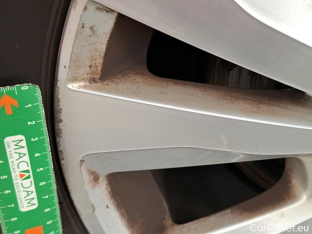  Volkswagen  Golf  VII Berline Confortline Business BMT 1.6 TDI 115CV BVA7 E6 #26