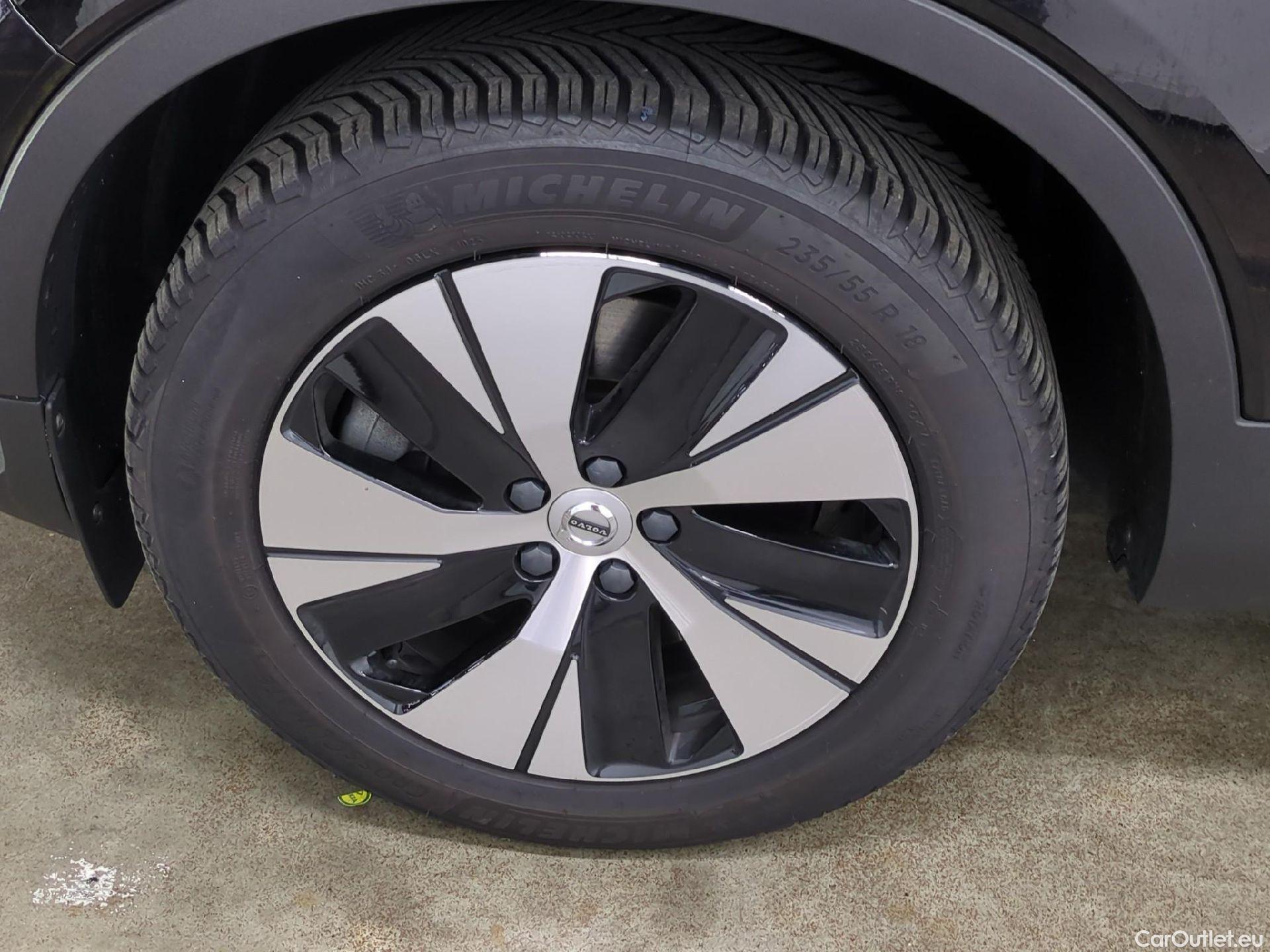  Volvo  XC 40 VOLVO XC40 / 2022 / 5P / SUV Recharge T5 262 DCT7 Plus #1