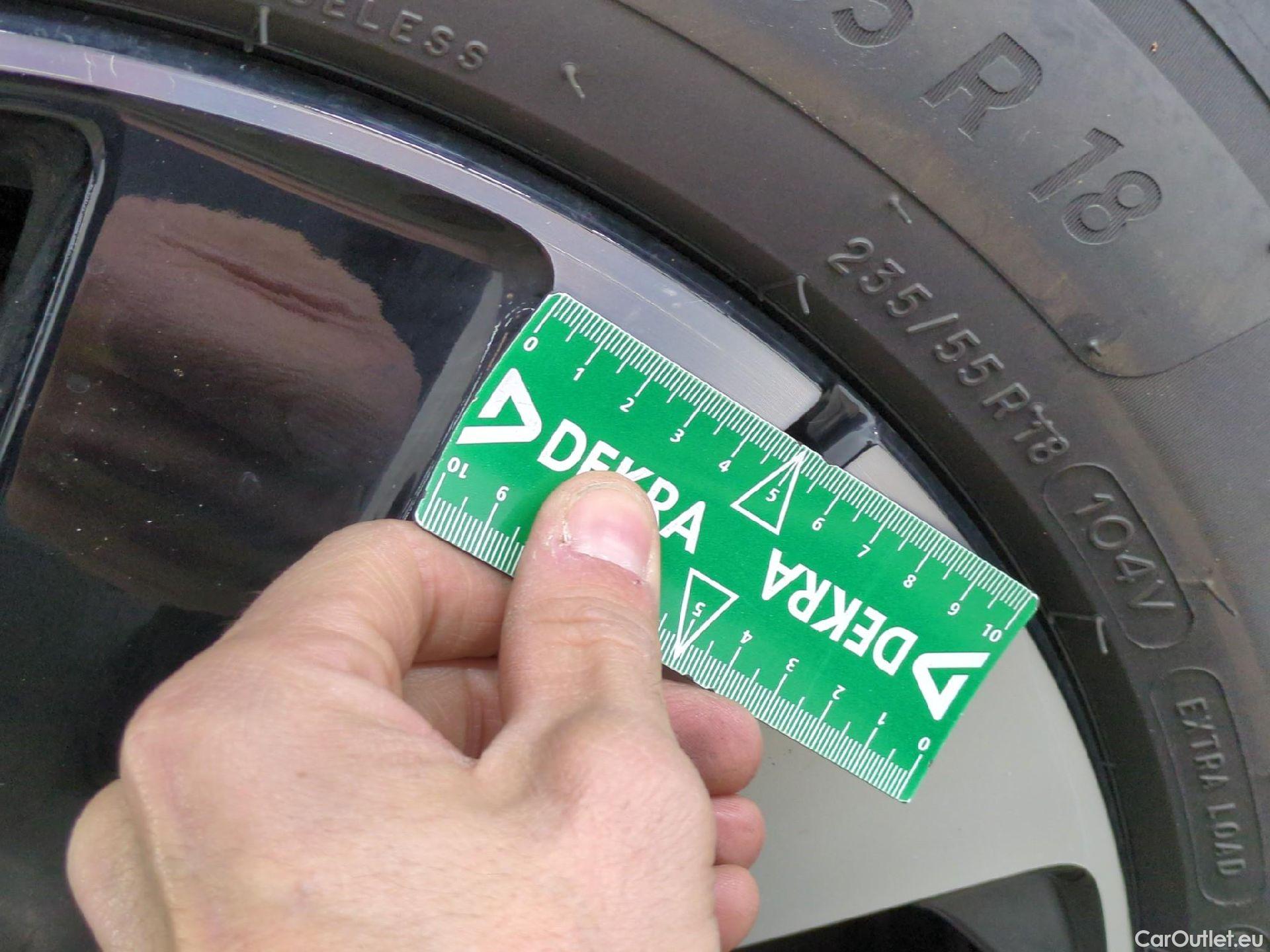  Volvo  XC 40 VOLVO XC40 / 2022 / 5P / SUV Recharge T5 262 DCT7 Plus #5