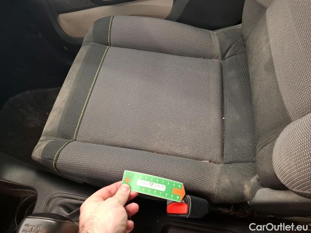  Citroen  C3 CITROEN  Société VU 5p Berline BlueHDi 100  BVM Feel #43