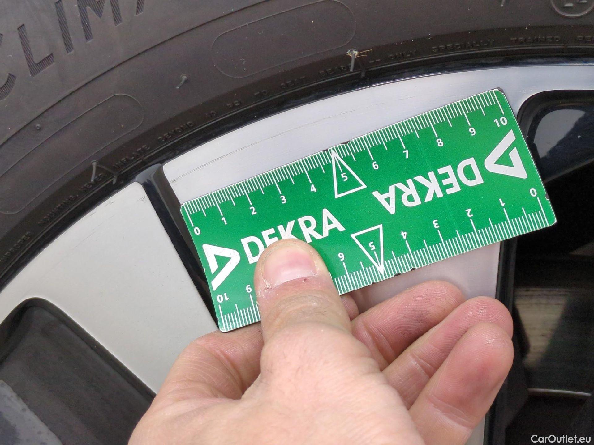  Volvo  XC 40 VOLVO XC40 / 2022 / 5P / SUV Recharge T5 262 DCT7 Plus #8