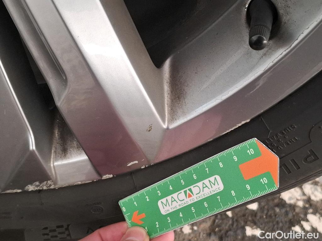  Volkswagen  Tiguan VOLKSWAGEN  / 2020 / 5P / SUV 2.0 TDI 150 DSG7 R-Line #19