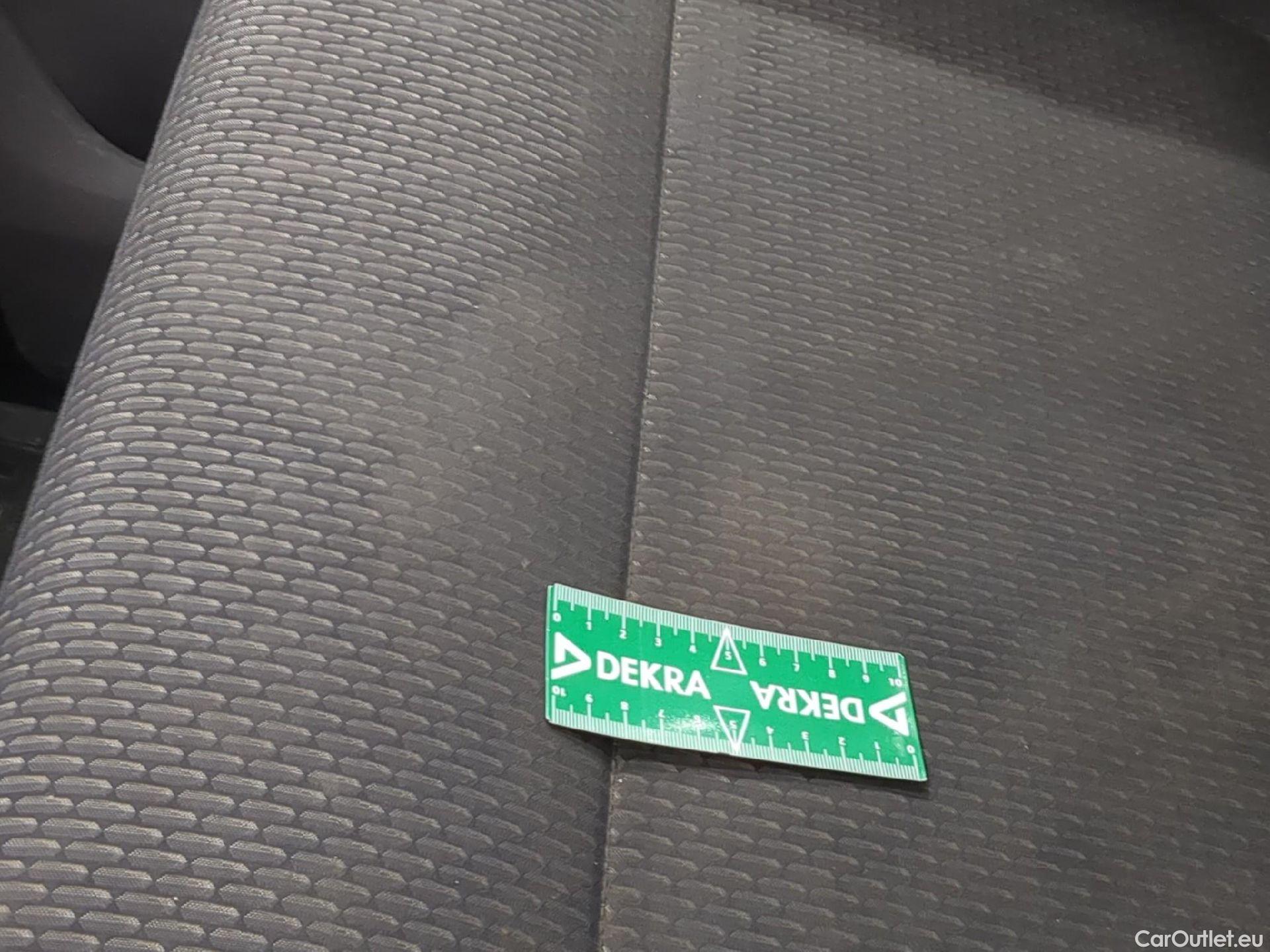  Volkswagen  Transporter VOLKSWAGEN  / 2019 / 4P / Fourgon tôlé 2.0 TDi 150 DSG7 L1H1 Business Line Plus #1