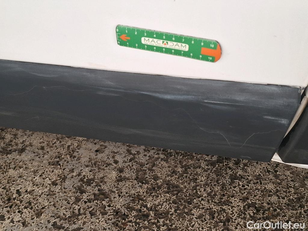  Renault  Trafic  Fourgon L2H1 3T Grand Confort 2.0 dCi 130CV BVM6 E6d #25