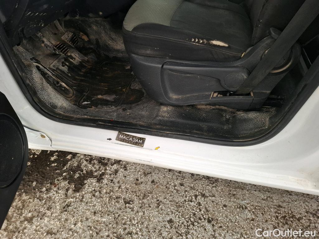  Renault  Kangoo  II Express Grand Confort (L1) 1.5 dCi 95CV BVM6 E6dT #37