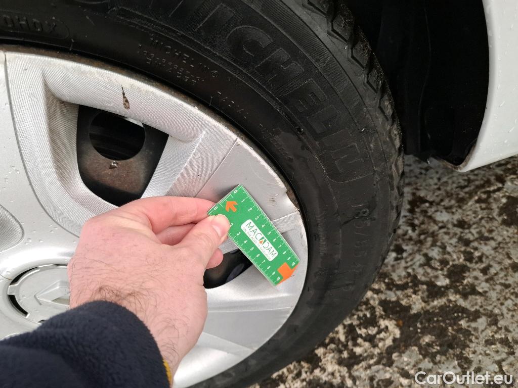  Renault  Clio  IV Air 1.5 dCi 75CV BVM5 E6 #37