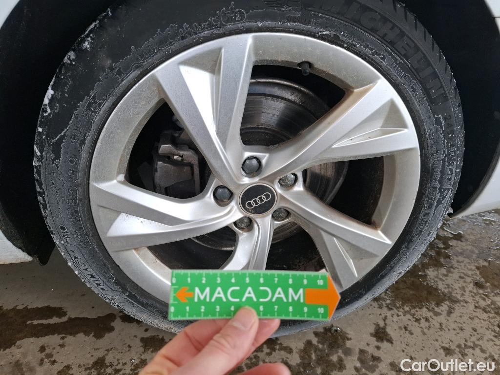  Audi  A4 AUDI  / 2019 / 4P / Berline 35 TFSI 150 S tronic S Line #1