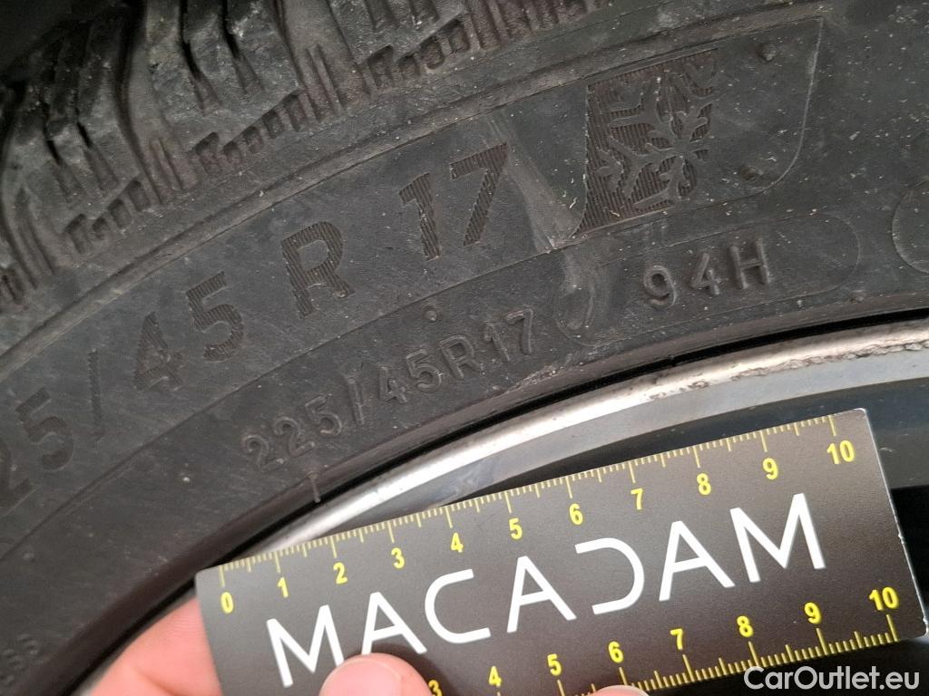  Bmw  Serie 1 BMW Série 1 / 2019 / 5P / Berline 1.5 116D DKG7 Business Design #9