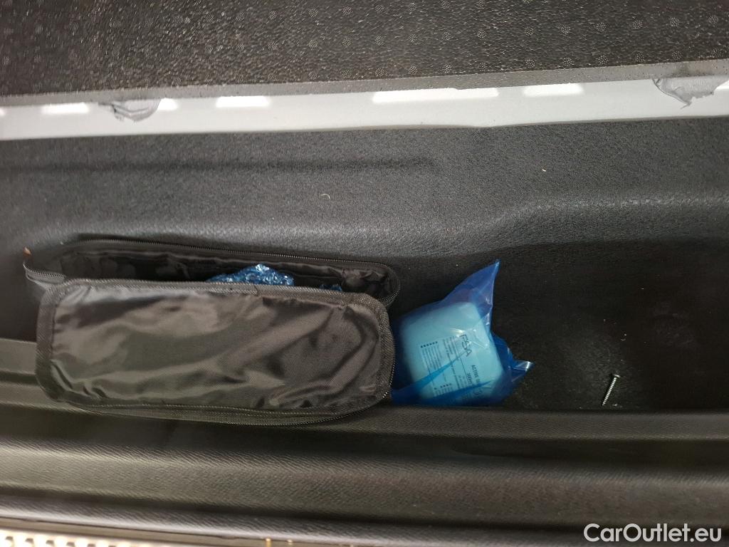  DS  DS7 DS DS 7 Crossback / 2017 / 5P / SUV E-TENSE 4x4 300 RIVOLI #21