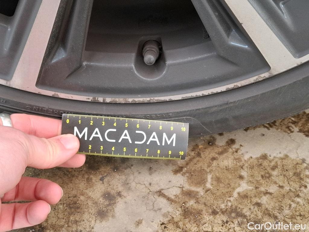  Bmw  Serie 1 BMW Série 1 / 2019 / 5P / Berline 1.5 116D DKG7 Business Design #17