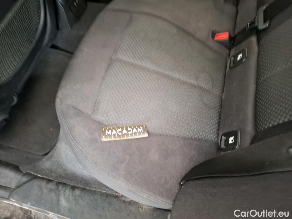  Bmw  Serie 1 BMW Série 1 / 2019 / 5P / Berline 1.5 116D DKG7 Business Design #30