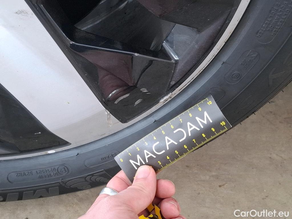  Mercedes  GLB MERCEDES-BENZ  / 2019 / 5P / SUV  200 d Business Line #6