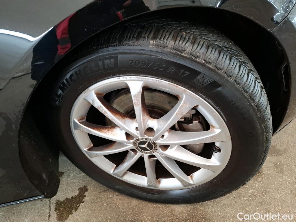  Mercedes  A-Klasse MERCEDES-BENZ Classe A Berline / 2018 / 4P / Berline A 180 d Business Line #31