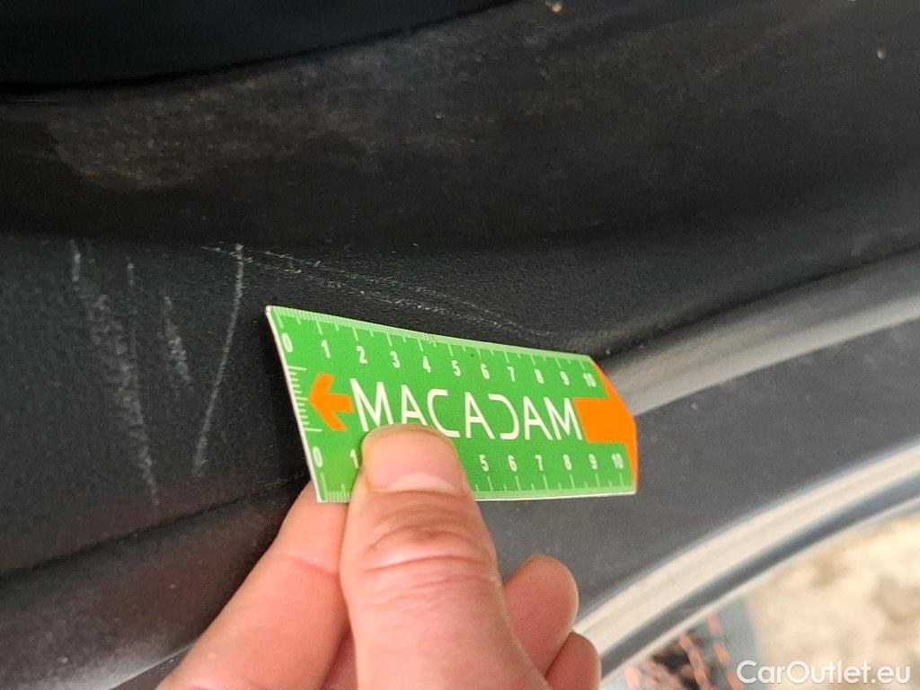  Mercedes  GLA MERCEDES-BENZ  / 2020 / 5P / SUV 1.3  200 BUSINESS LINE DCT #32