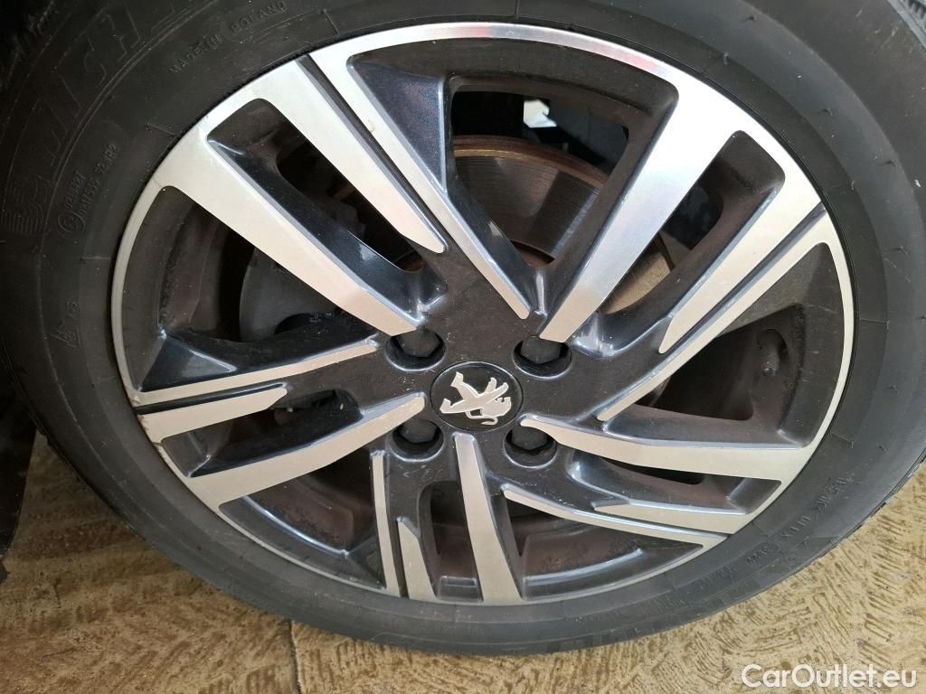  Peugeot  208  Allure Pack 1.2 PureTech 100CV BVA8 E6d #32