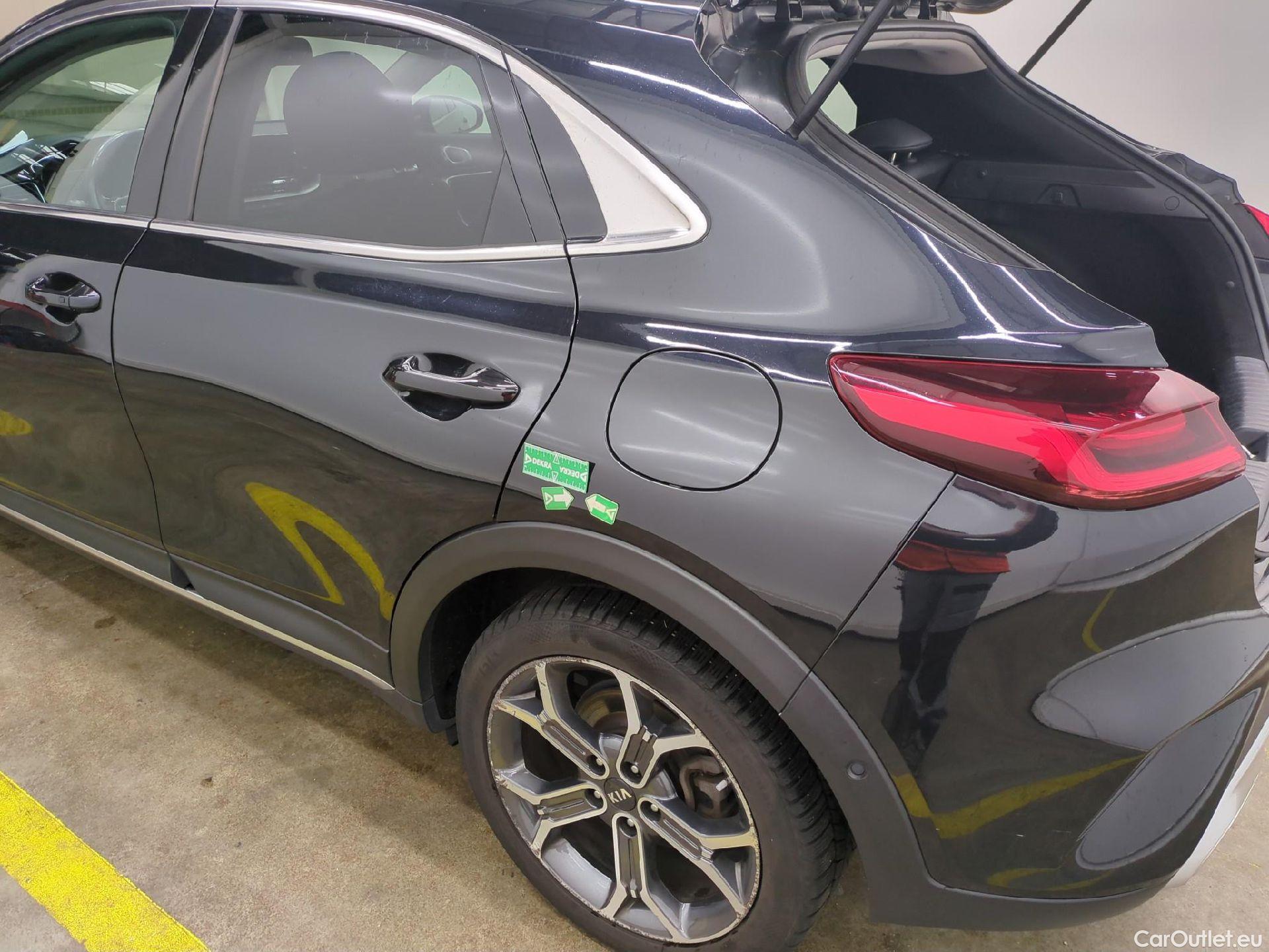  KIA  XCeed KIA  / 2019 / 5P / Crossover 1.6 CRDI 136 ISG LAUNCH EDITION #48