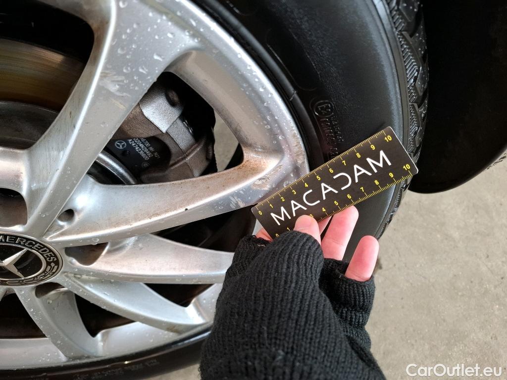  Mercedes  A-Klasse MERCEDES-BENZ Classe A Berline / 2018 / 4P / Berline A 180 d Business Line #41