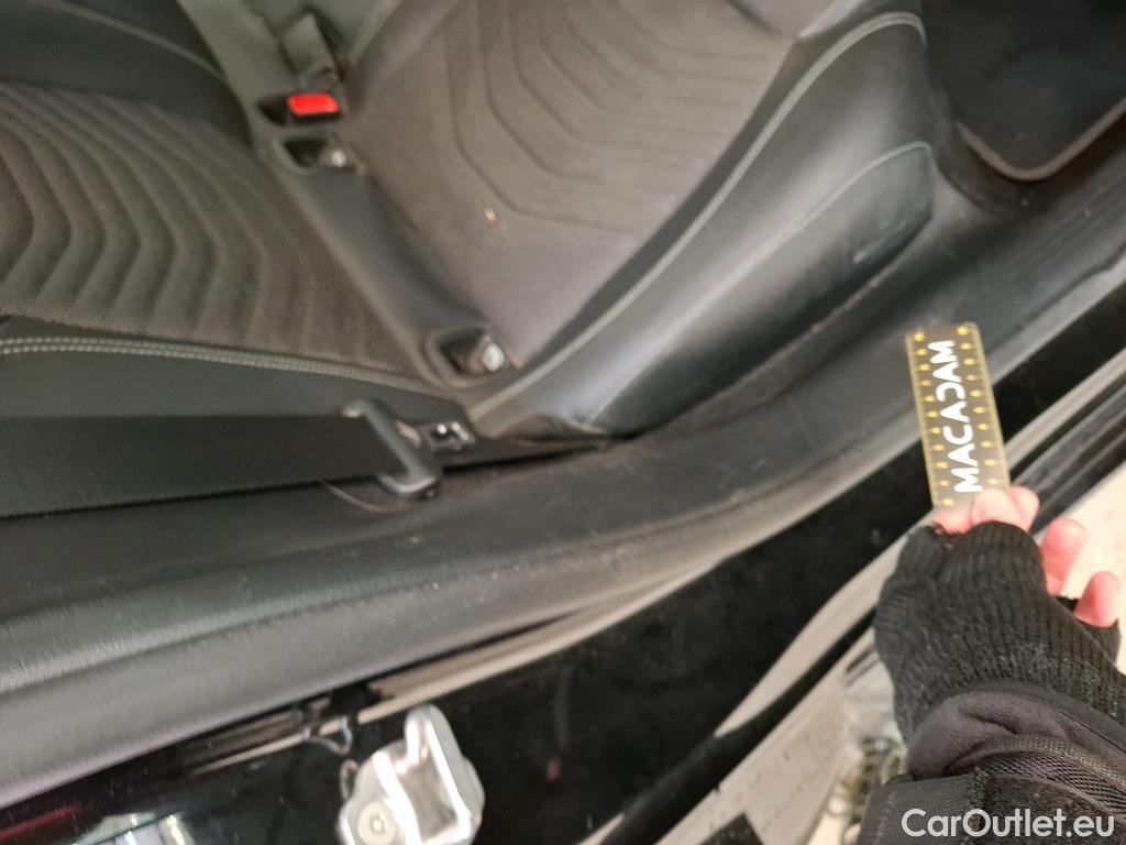  Mercedes  A-Klasse MERCEDES-BENZ Classe A Berline / 2018 / 4P / Berline A 180 d Business Line #61