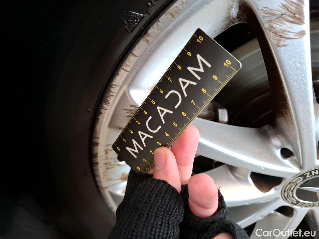  Mercedes  A-Klasse MERCEDES-BENZ Classe A Berline / 2018 / 4P / Berline A 180 d Business Line #46