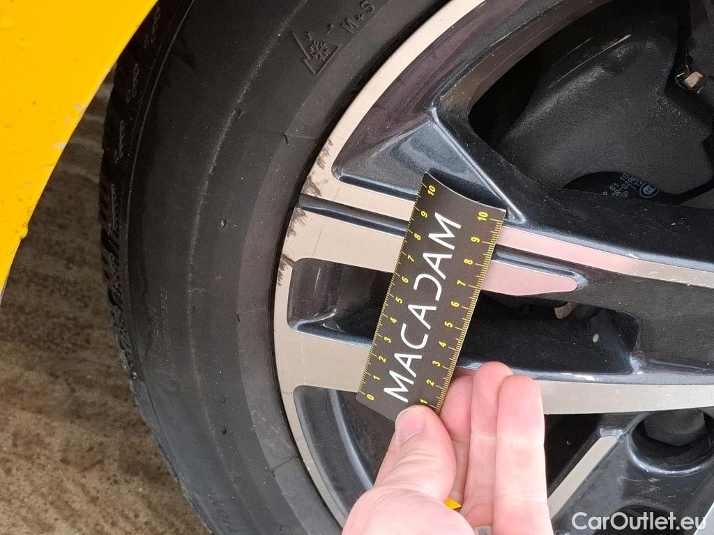  Peugeot  208  Allure Pack 1.2 PureTech 100CV BVA8 E6d #33