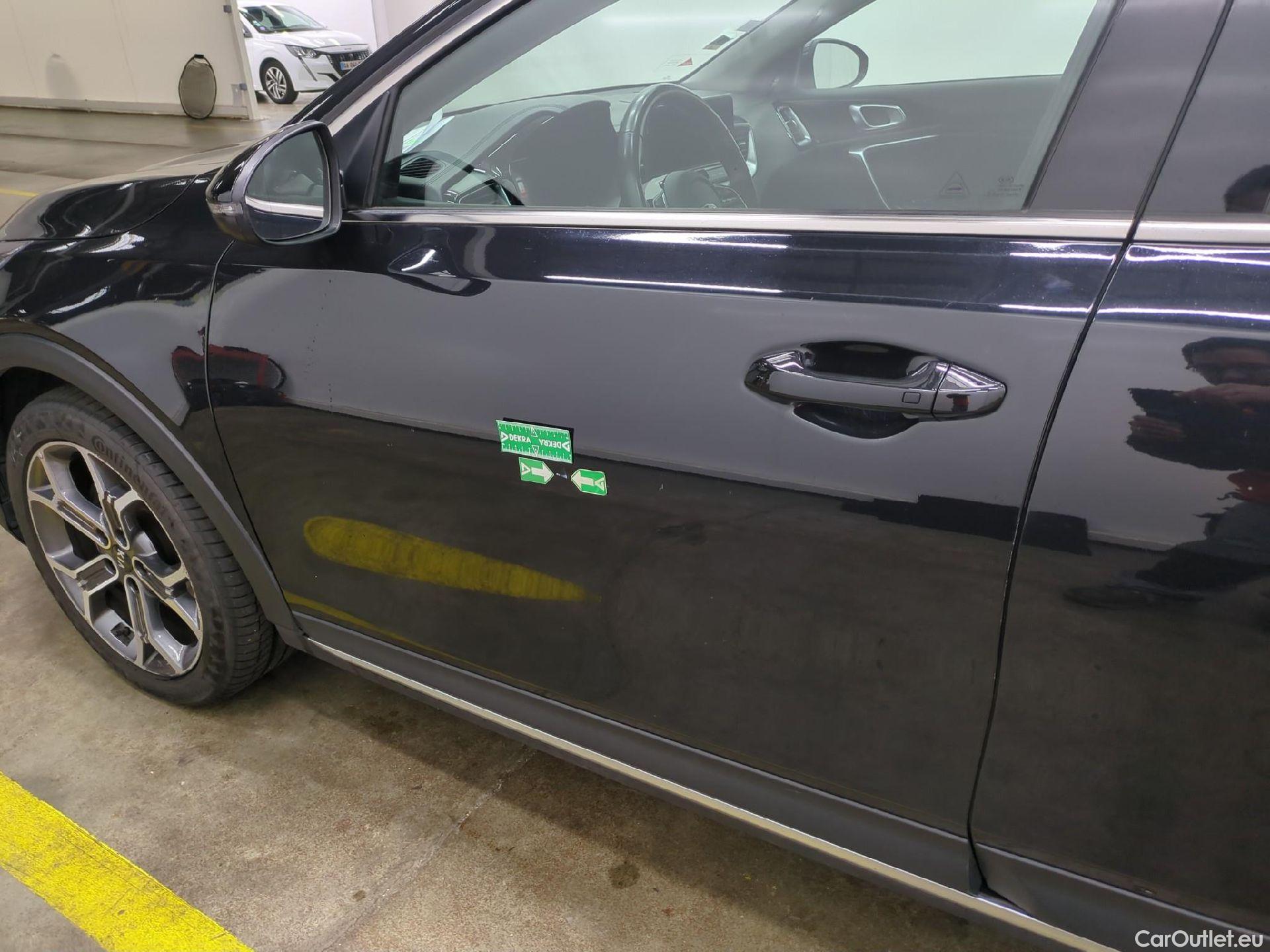  KIA  XCeed KIA  / 2019 / 5P / Crossover 1.6 CRDI 136 ISG LAUNCH EDITION #45