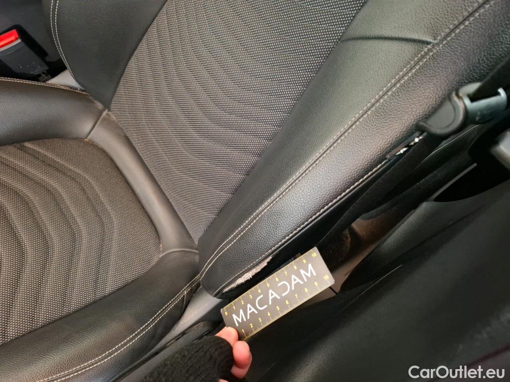  Mercedes  A-Klasse MERCEDES-BENZ Classe A Berline / 2018 / 4P / Berline A 180 d Business Line #22