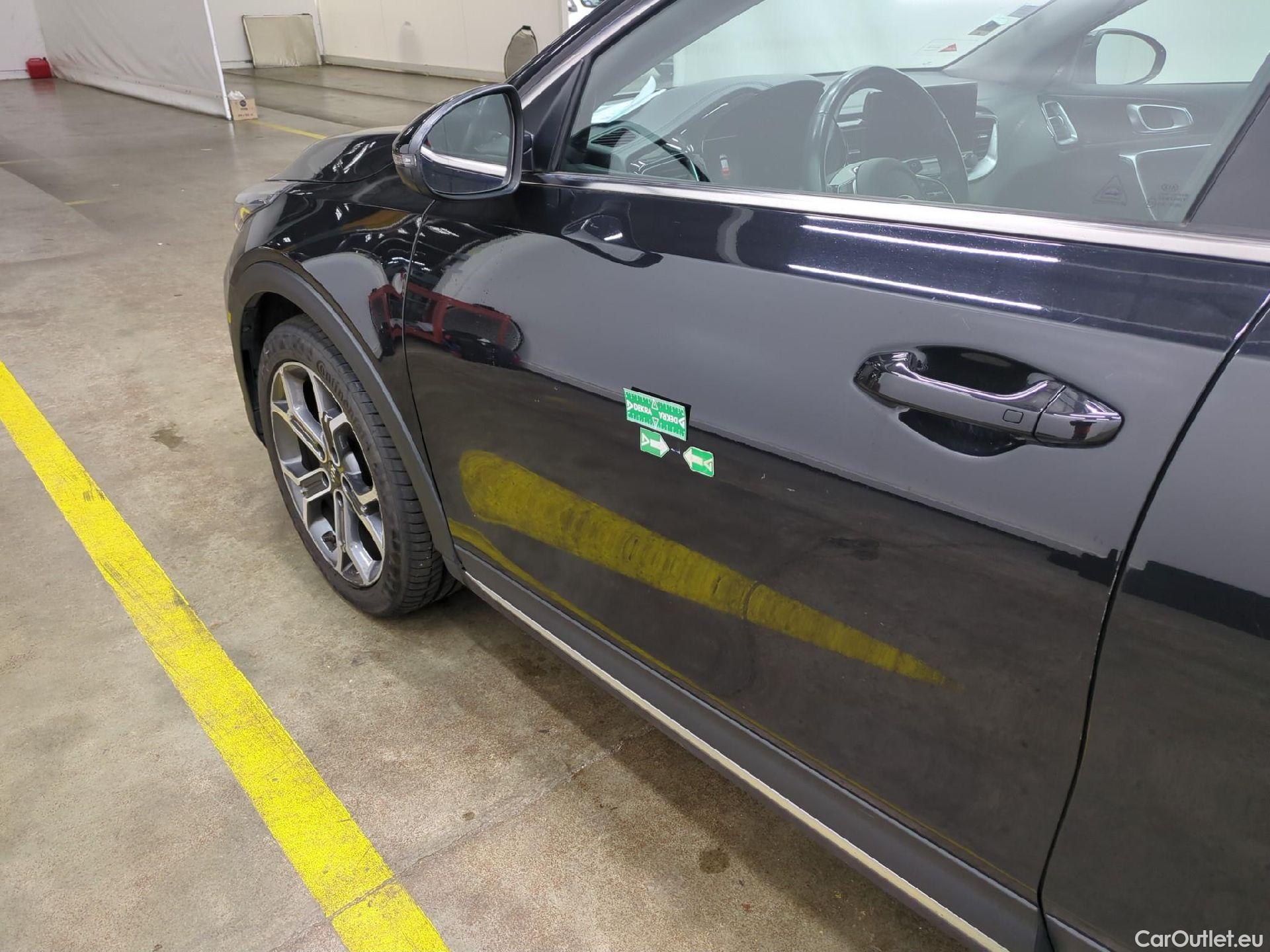  KIA  XCeed KIA  / 2019 / 5P / Crossover 1.6 CRDI 136 ISG LAUNCH EDITION #43