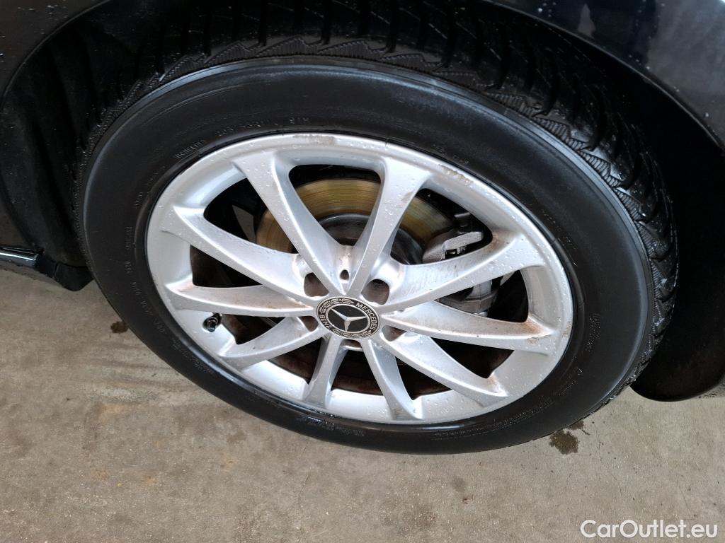  Mercedes  A-Klasse MERCEDES-BENZ Classe A Berline / 2018 / 4P / Berline A 180 d Business Line #66