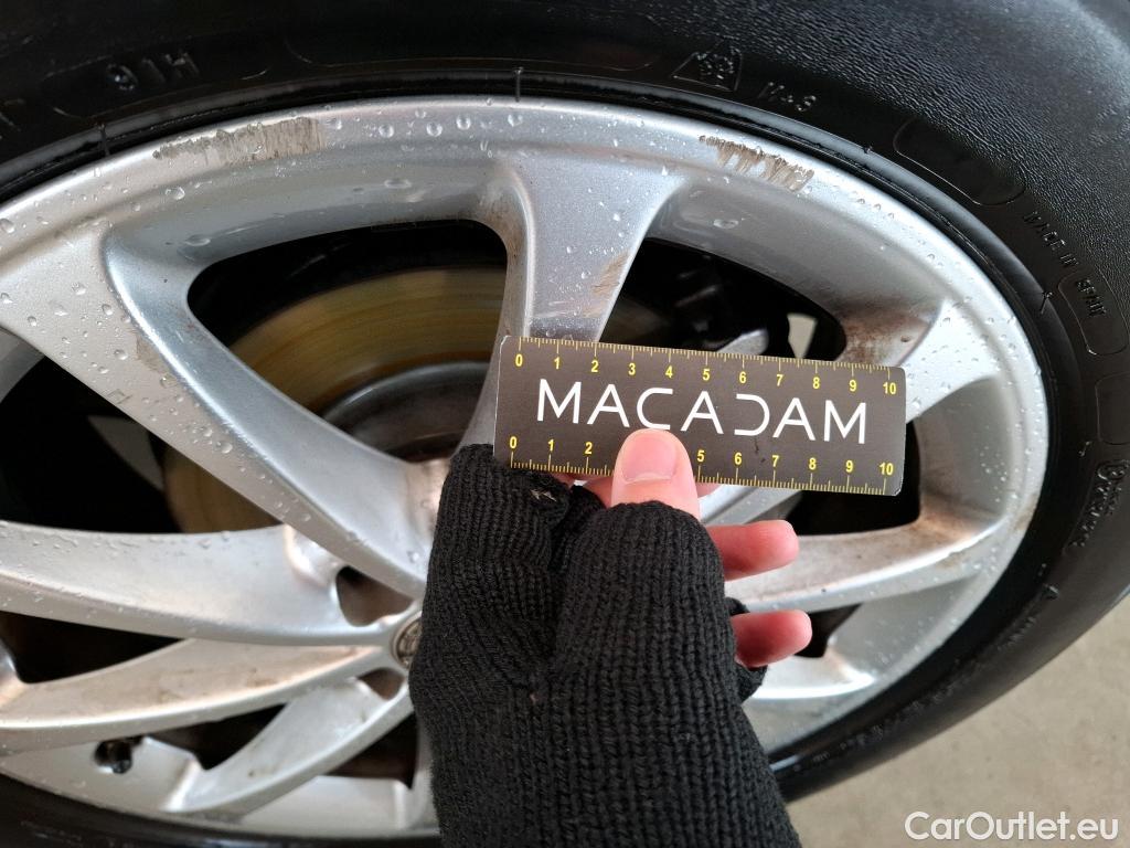  Mercedes  A-Klasse MERCEDES-BENZ Classe A Berline / 2018 / 4P / Berline A 180 d Business Line #38