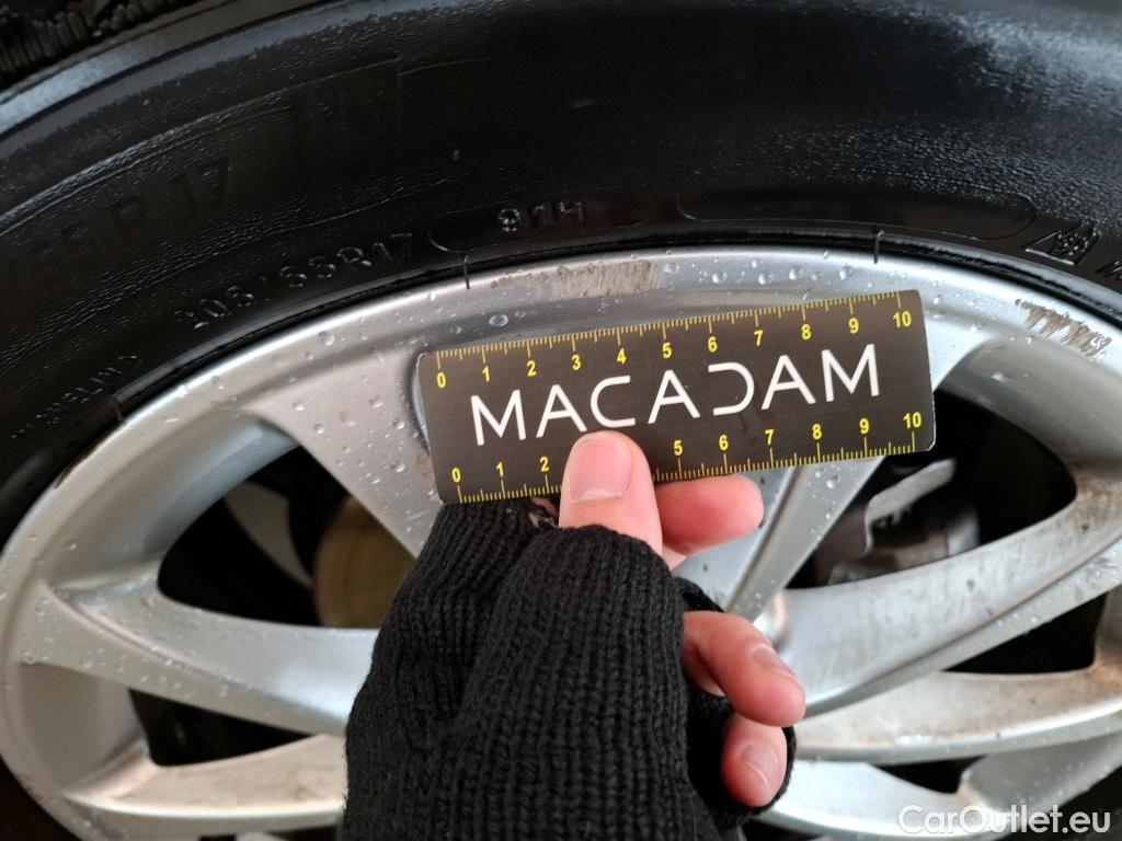  Mercedes  A-Klasse MERCEDES-BENZ Classe A Berline / 2018 / 4P / Berline A 180 d Business Line #36