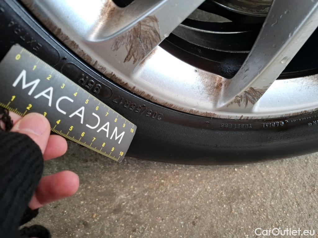  Mercedes  A-Klasse MERCEDES-BENZ Classe A Berline / 2018 / 4P / Berline A 180 d Business Line #45