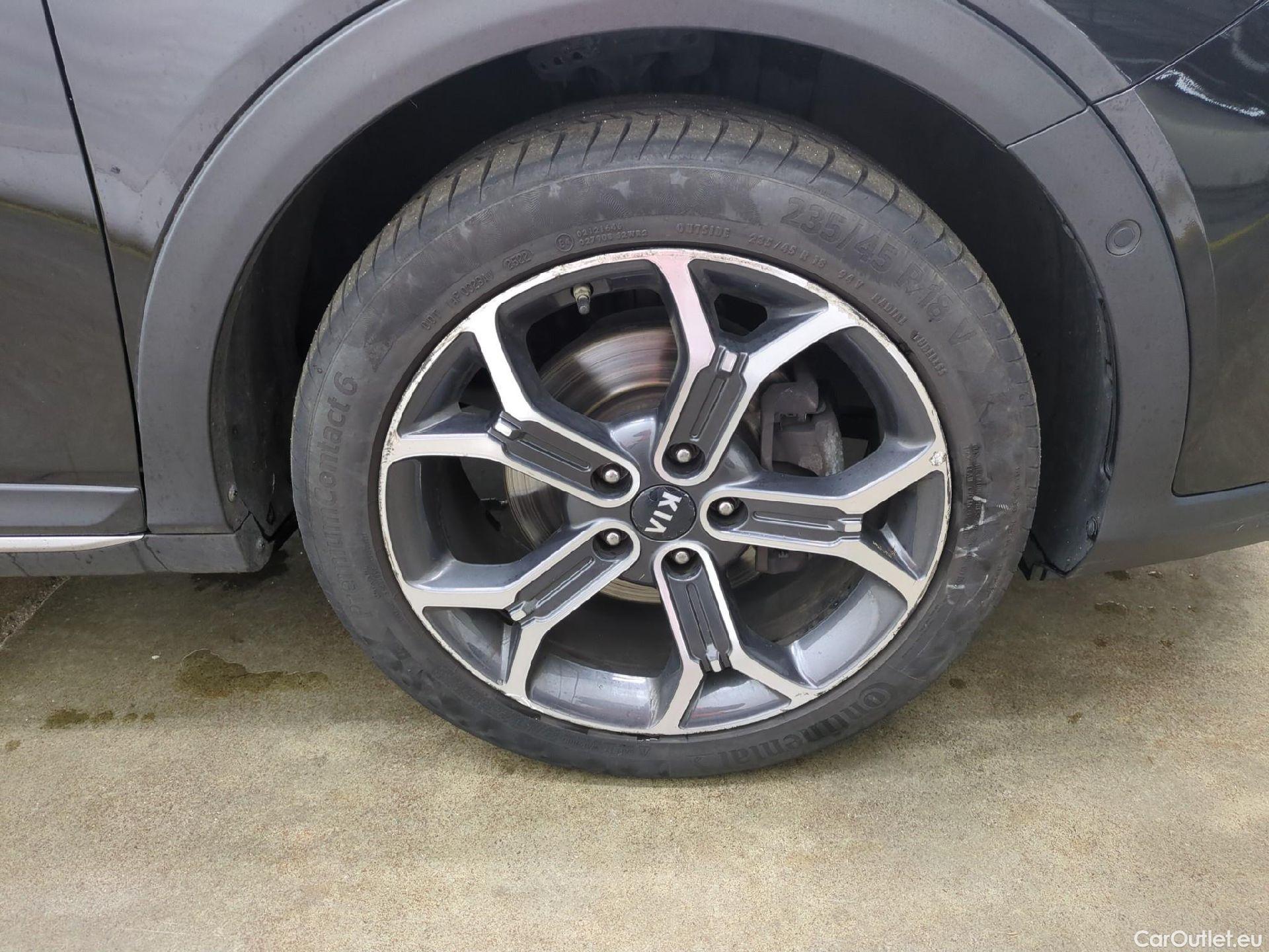  KIA  XCeed KIA  / 2019 / 5P / Crossover 1.6 CRDI 136 ISG LAUNCH EDITION #26