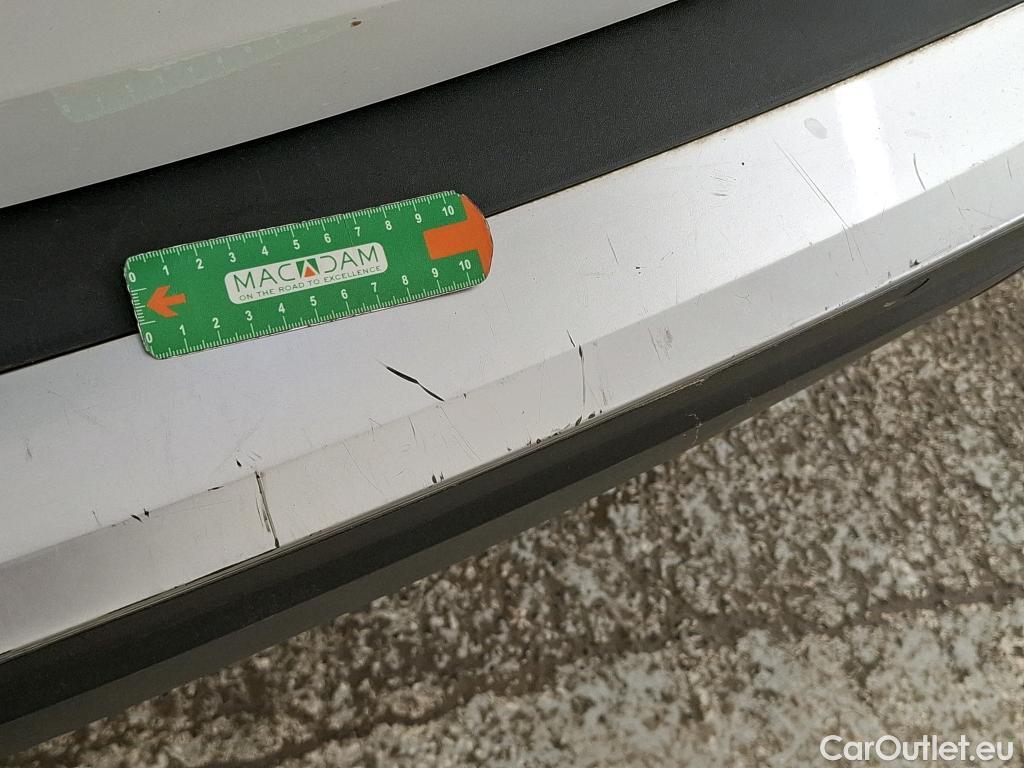  Peugeot  2008  Allure Pack 1.5 HDi 130CV BVA8 E6d #21