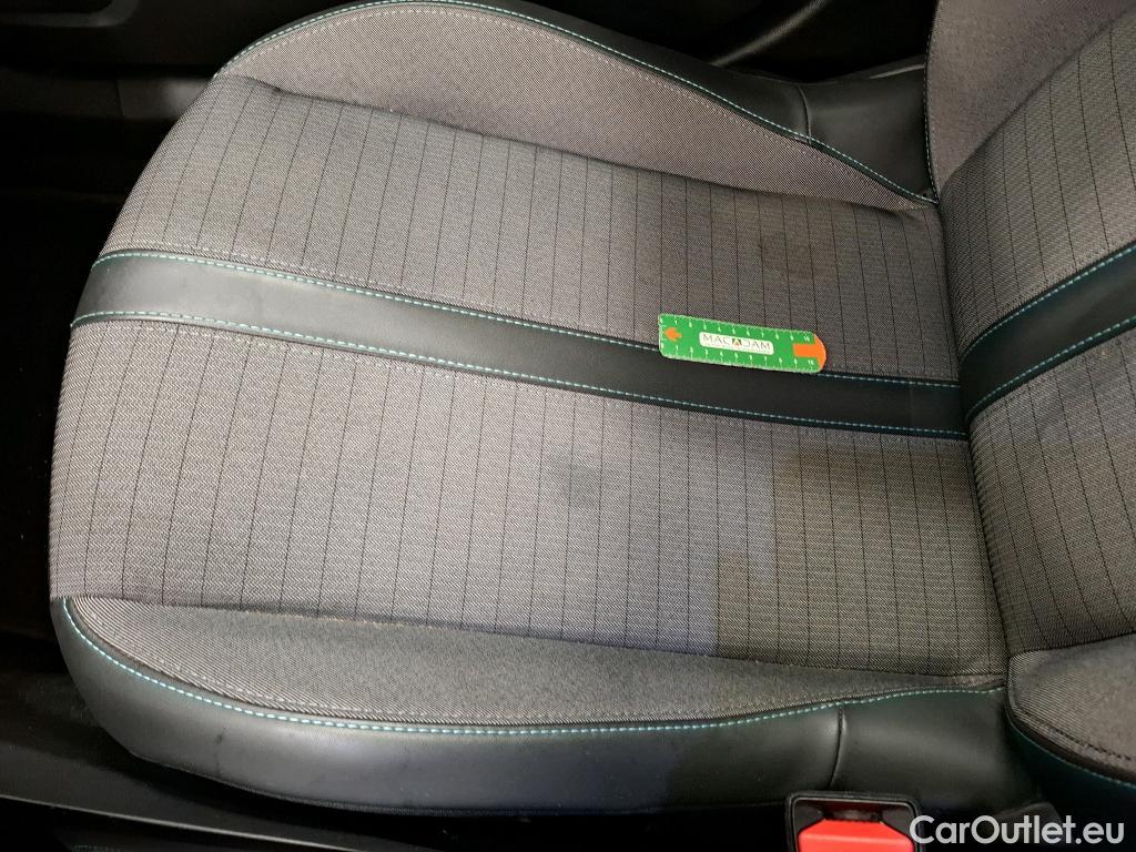  Peugeot  2008  Allure Pack 1.5 HDi 130CV BVA8 E6d #22