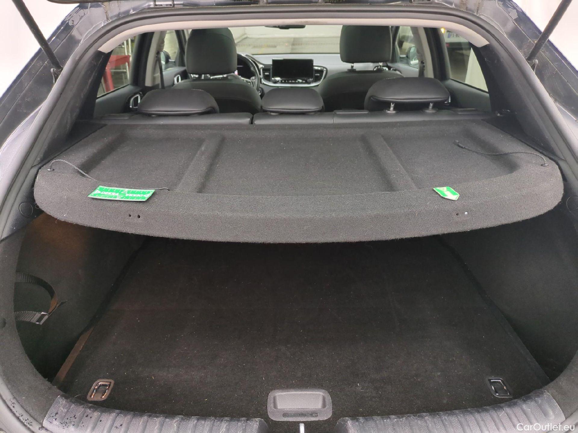  KIA  XCeed KIA  / 2019 / 5P / Crossover 1.6 CRDI 136 ISG LAUNCH EDITION #12