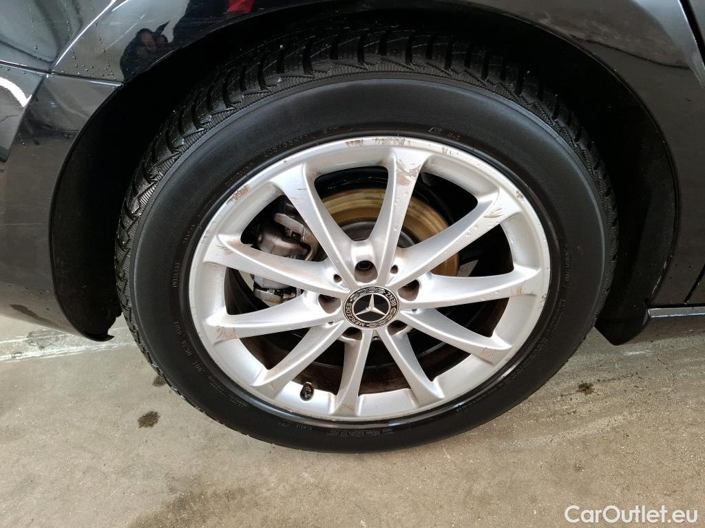  Mercedes  A-Klasse MERCEDES-BENZ Classe A Berline / 2018 / 4P / Berline A 180 d Business Line #47