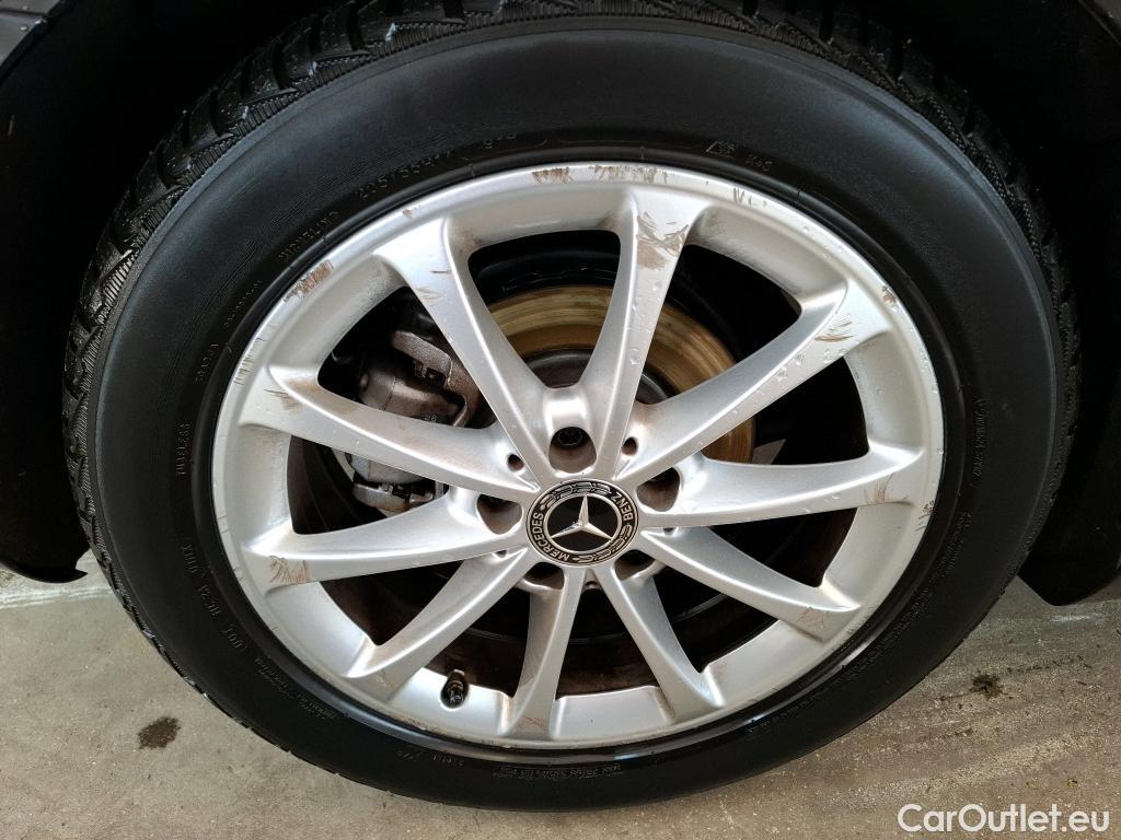  Mercedes  A-Klasse MERCEDES-BENZ Classe A Berline / 2018 / 4P / Berline A 180 d Business Line #48