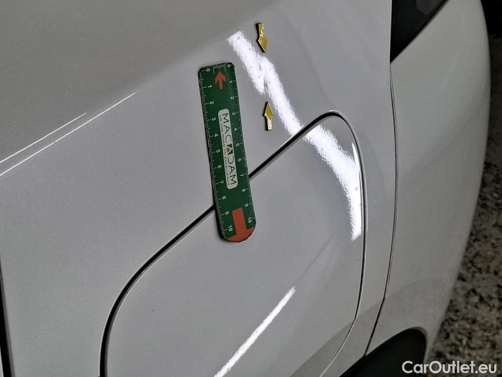  Peugeot  2008  Allure Pack 1.5 HDi 130CV BVA8 E6d #17