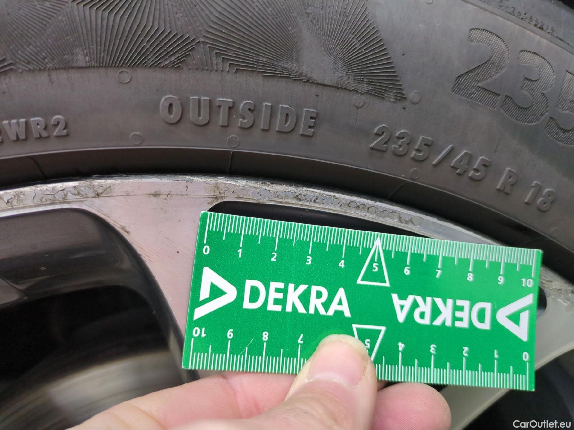  KIA  XCeed KIA  / 2019 / 5P / Crossover 1.6 CRDI 136 ISG LAUNCH EDITION #25