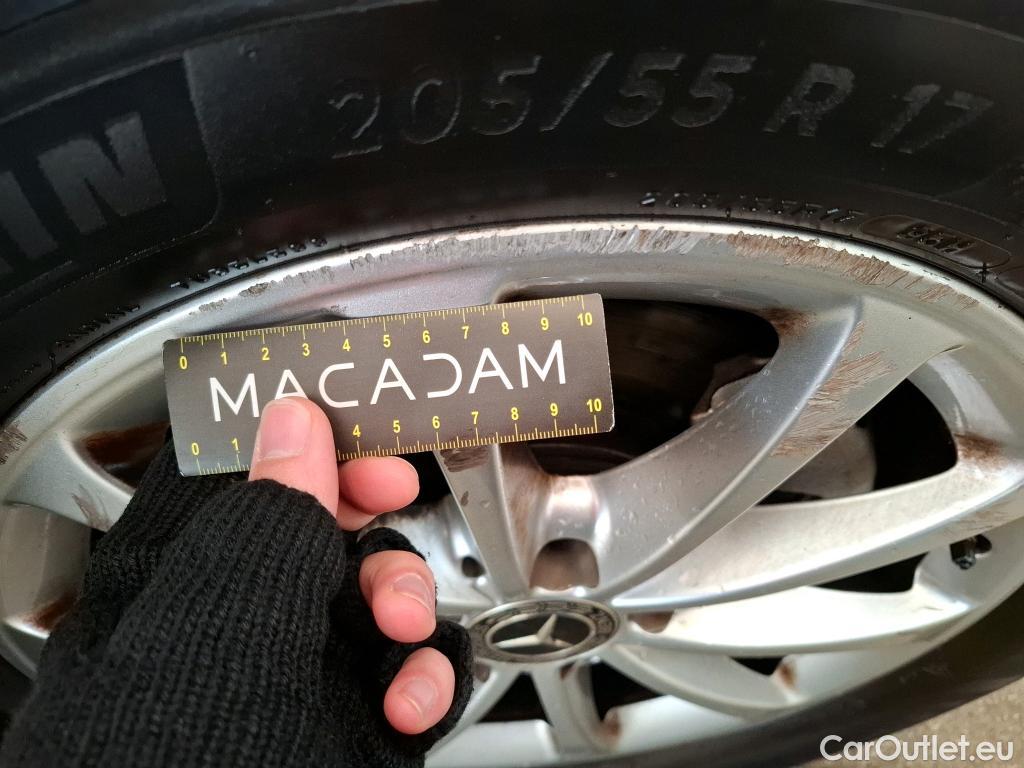  Mercedes  A-Klasse MERCEDES-BENZ Classe A Berline / 2018 / 4P / Berline A 180 d Business Line #33