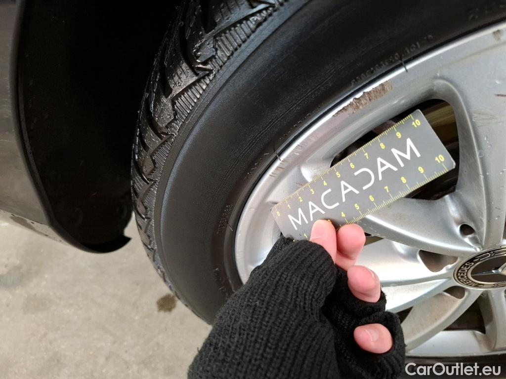  Mercedes  A-Klasse MERCEDES-BENZ Classe A Berline / 2018 / 4P / Berline A 180 d Business Line #52