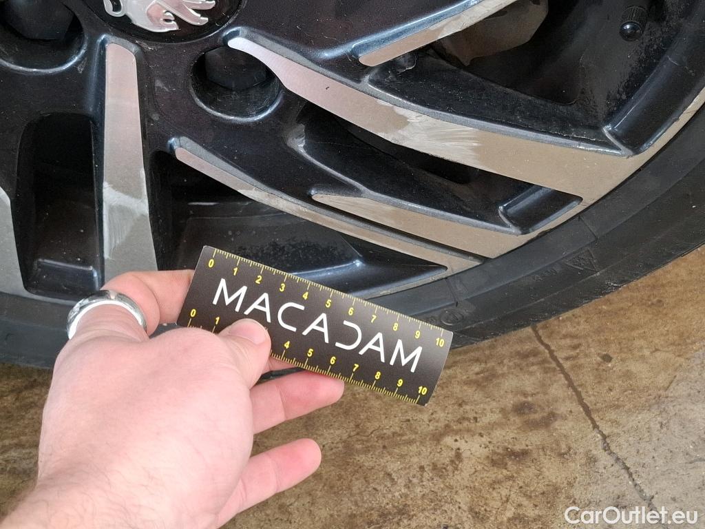  Peugeot  208  Allure Pack 1.2 PureTech 100CV BVA8 E6d #6