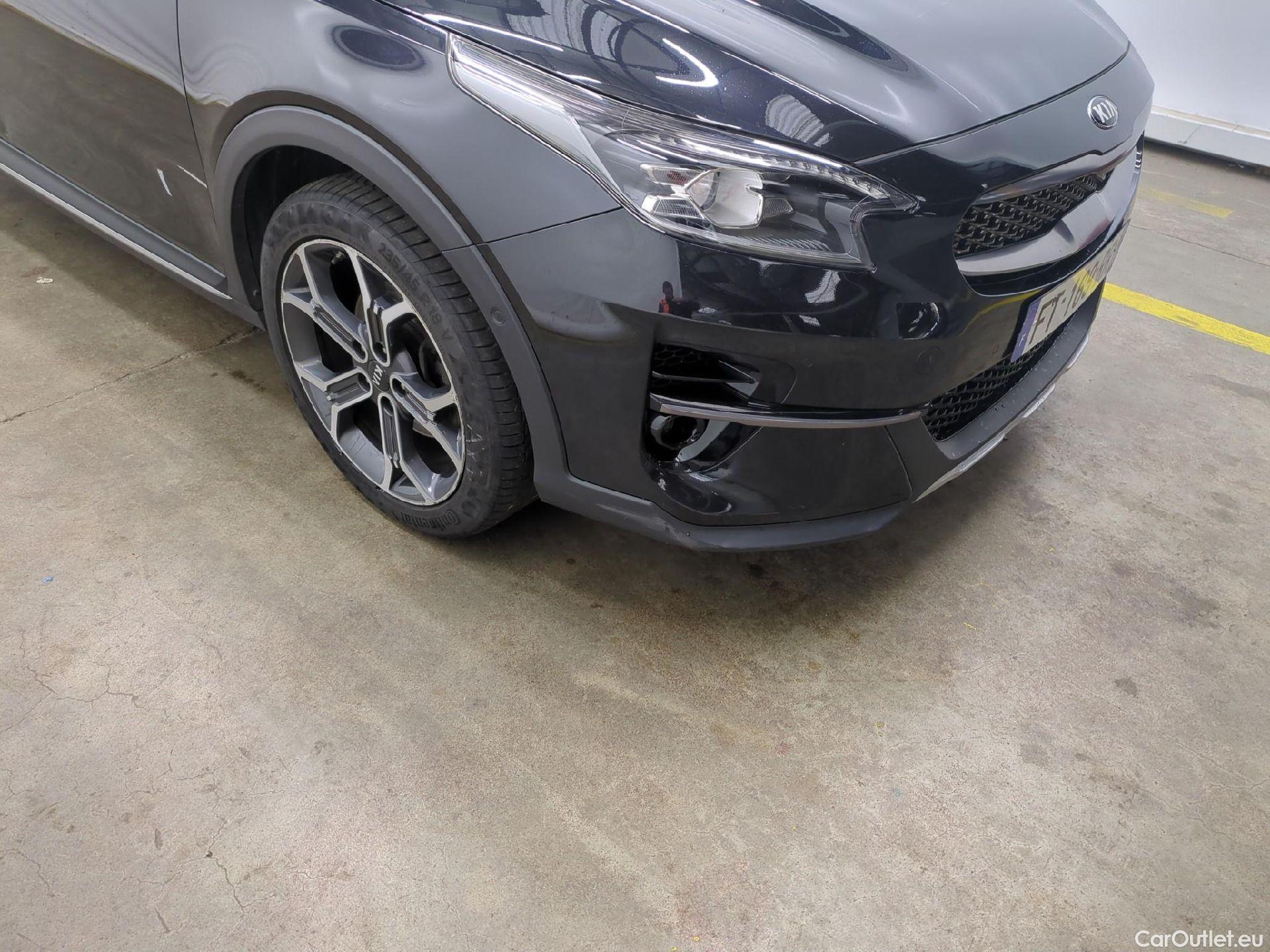  KIA  XCeed KIA  / 2019 / 5P / Crossover 1.6 CRDI 136 ISG LAUNCH EDITION #31