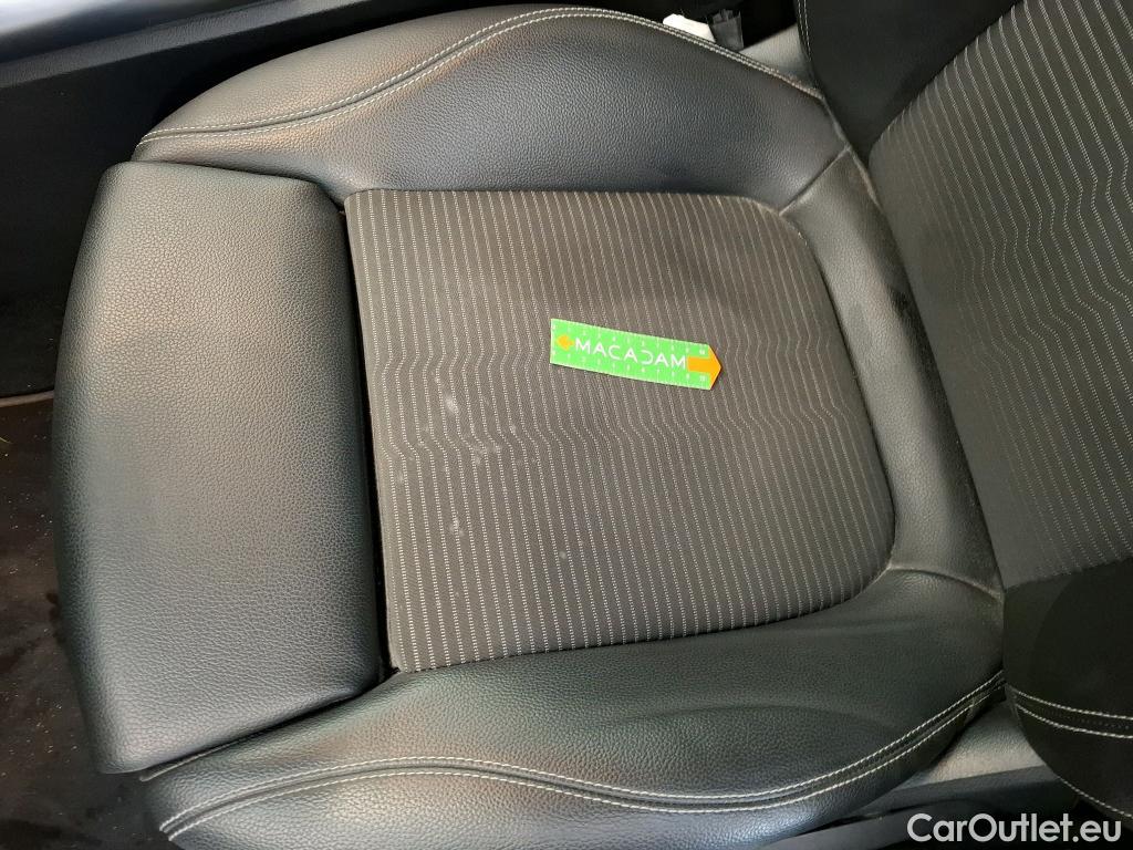  Mercedes  GLA MERCEDES-BENZ  / 2020 / 5P / SUV 1.3  200 BUSINESS LINE DCT #43