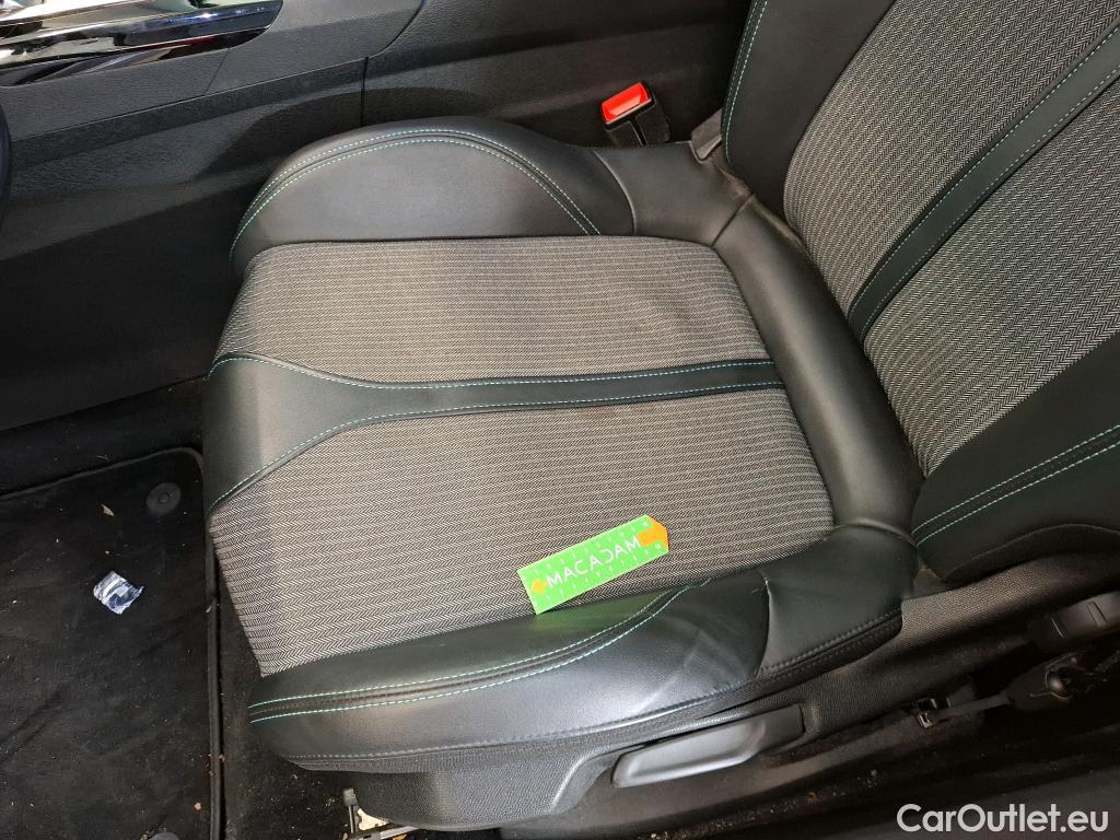  Peugeot  5008  Allure Pack 1.5 HDi 130CV BVA8 7 Sieges E6d #36