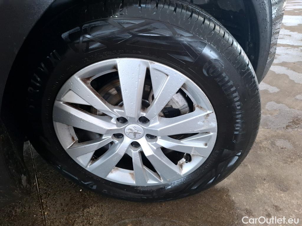  Peugeot  5008  Active Pack 1.5 HDi 130CV BVA8 7 Sieges E6d #9