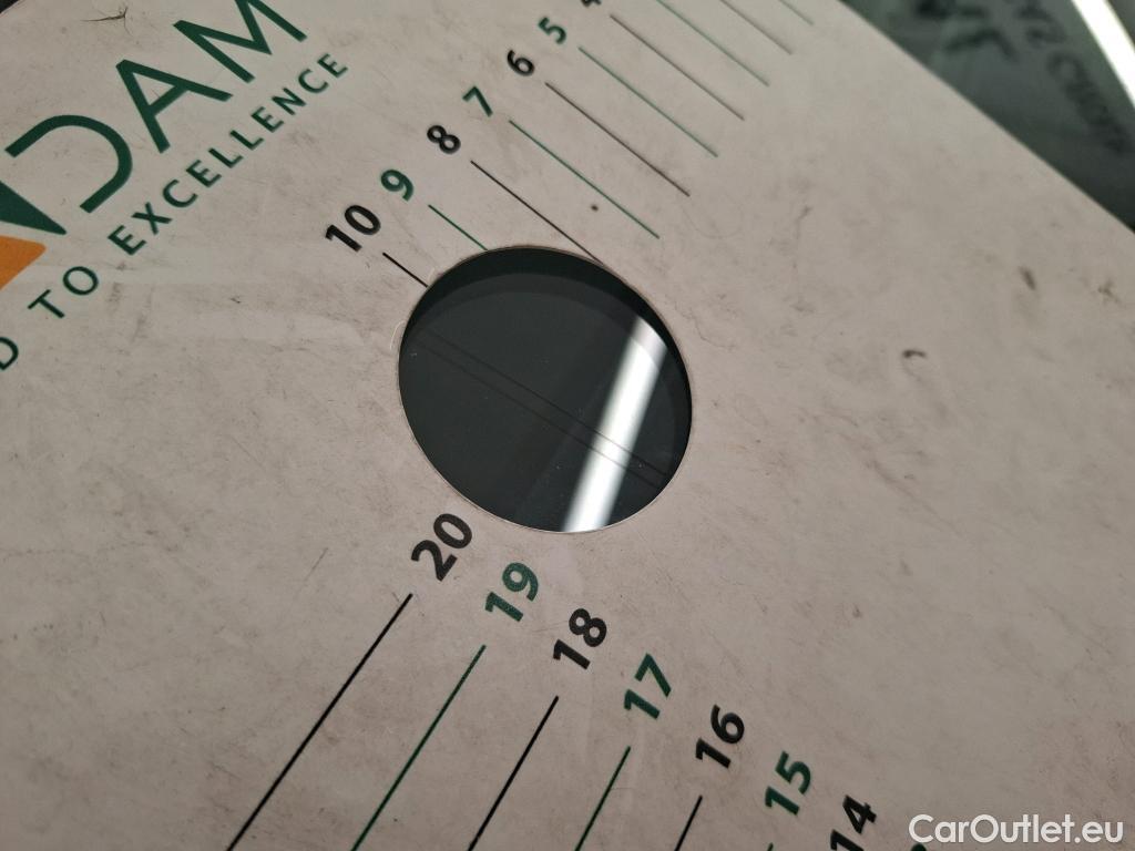  Peugeot  3008 PEUGEOT  / 2020 / 5P / SUV 1.6 HYBRID 225 E-EAT8 GT Pack #32