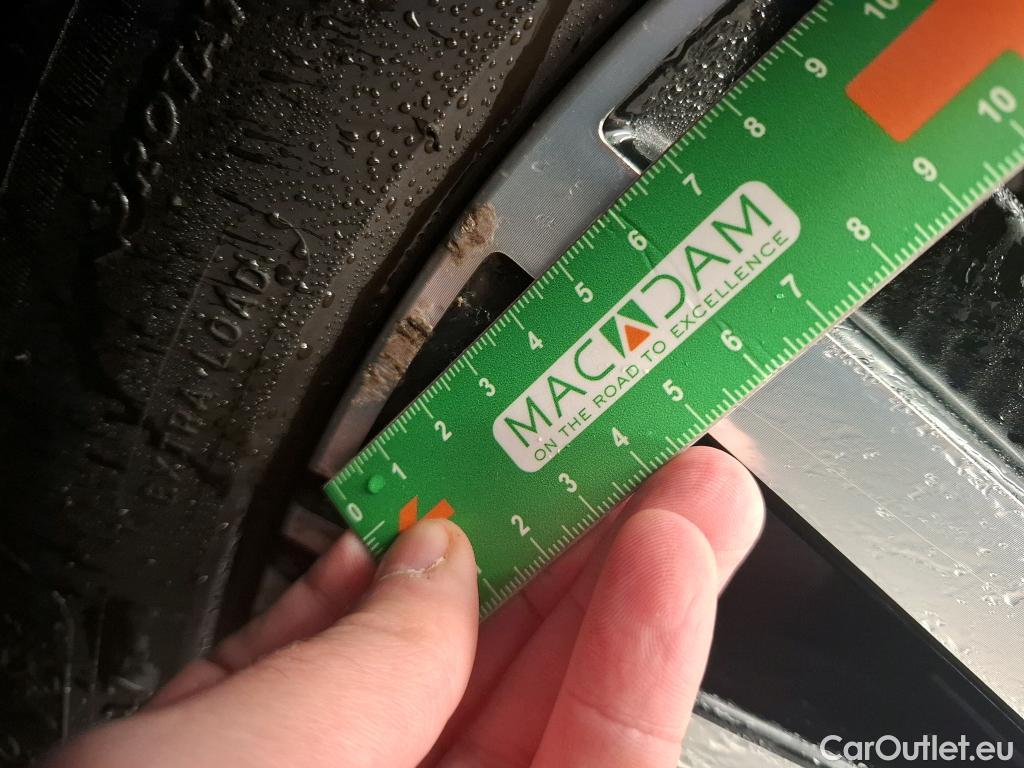  Peugeot  3008 PEUGEOT  / 2020 / 5P / SUV 1.6 HYBRID 225 E-EAT8 GT Pack #18