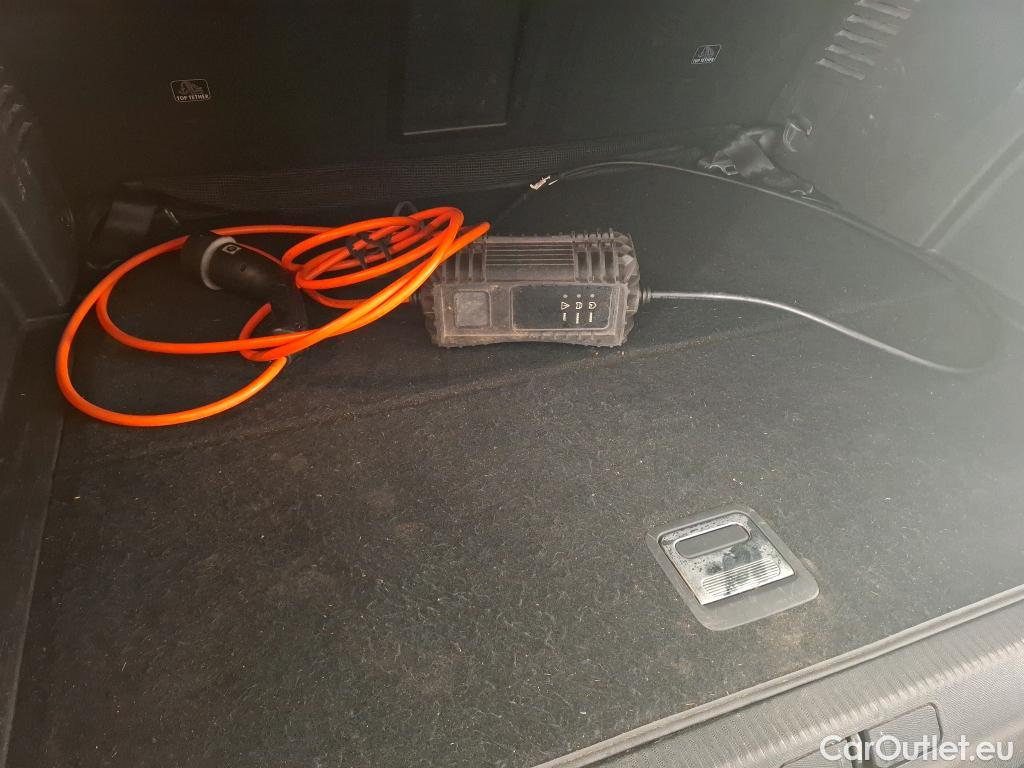  Peugeot  3008 PEUGEOT  / 2020 / 5P / SUV 1.6 HYBRID 225 E-EAT8 GT Pack #35